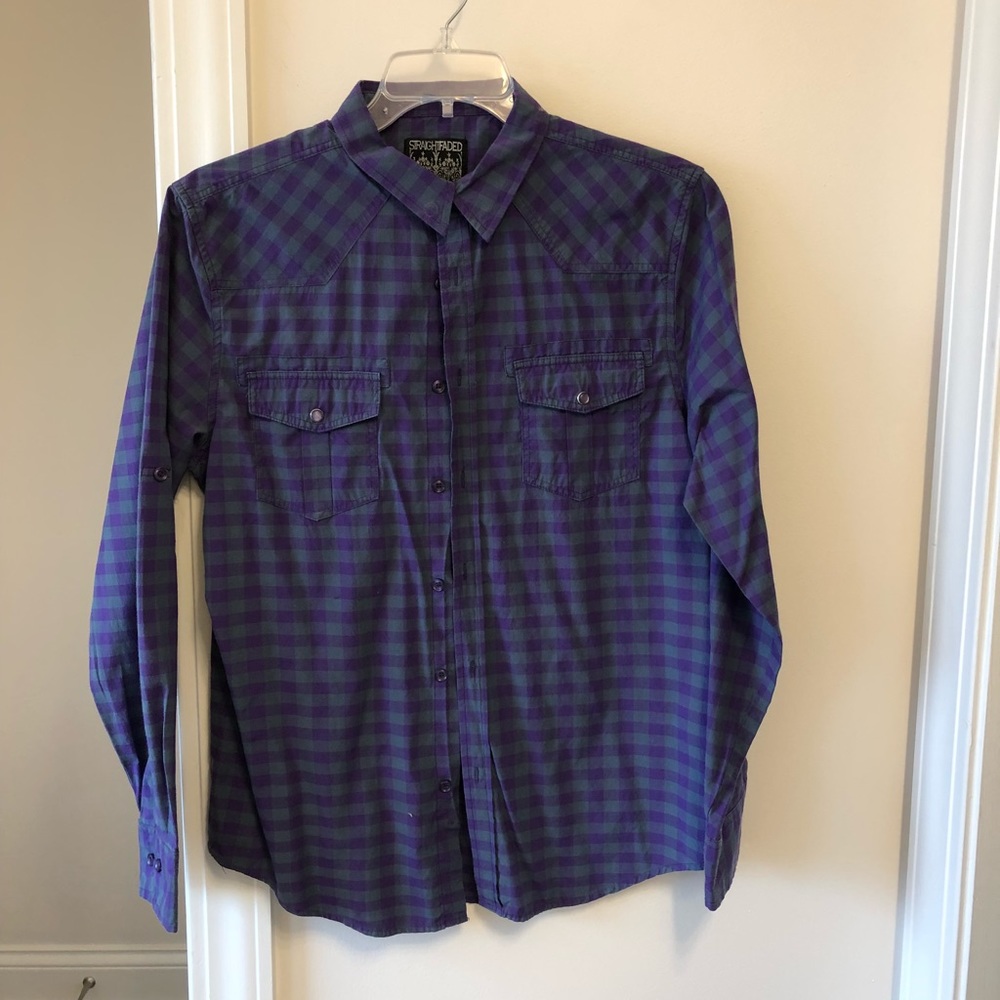 Men’s button up shirt. Sz M